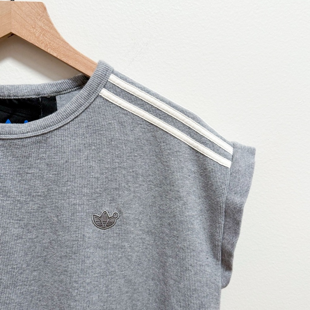 Adidas originals blue version waffle knit crop top dolphin hem shorts set gray M - Picture 4 of 16